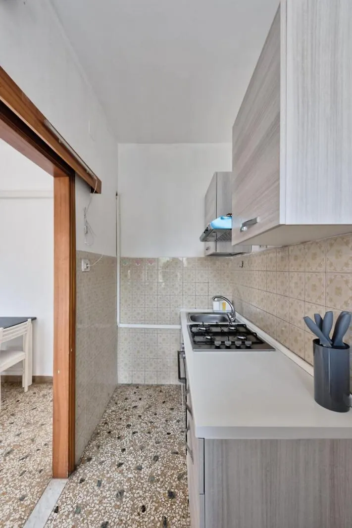 Pensionat Cozy Best Apartment In City With Free Parking Marghera